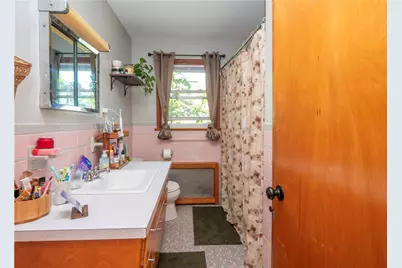 40 Church Street, Tiverton, RI 02878 - Photo 11