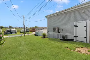 854 Matunuck Beach Rd, South Kingstown, RI 02879 - Photo 5