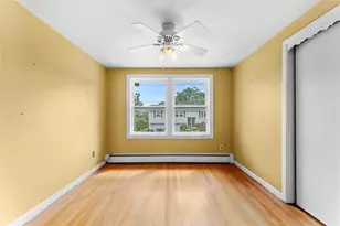 95 Hyde St, Cranston, RI 02920 - Photo 17