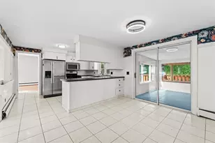 95 Hyde St, Cranston, RI 02920 - Photo 13