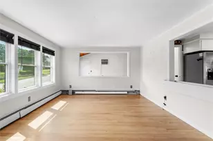 95 Hyde St, Cranston, RI 02920 - Photo 7