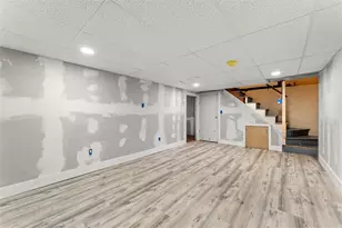 95 Hyde St, Cranston, RI 02920 - Photo 27