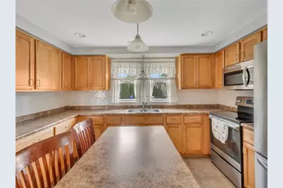 78 Crossland Road, West Warwick, RI 02893 - Photo 5