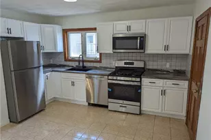 61 Utton Ave, Pawtucket, RI 02860 - Photo 3