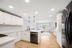 253 Arnold St, East Providence, RI 02915 - Photo 9