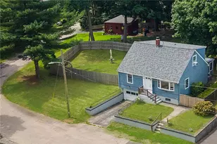 253 Arnold St, East Providence, RI 02915 - Photo 1
