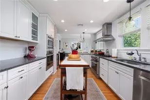 26 Paterson St, Providence, RI 02906 - Photo 7