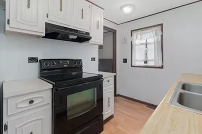 979 Tollgate Road, Warwick, RI 02886 - Photo 11