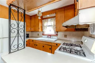 244 Gentian Ave, Providence, RI 02804 - Photo 13
