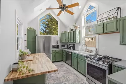 11 Heights Avenue, Warwick, RI 02889 - Photo 3