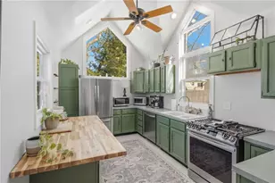 11 Heights Ave, Warwick, RI 02889 - Photo 3