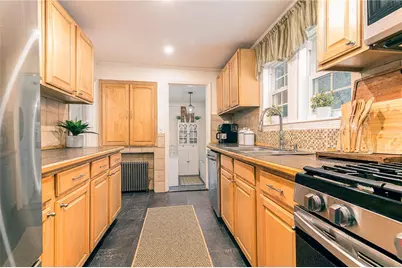 1149 Greenwich Avenue, Warwick, RI 02886 - Photo 9