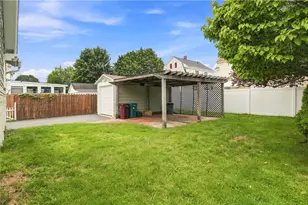 1173 Park Ave, Woonsocket, RI 02895 - Photo 7