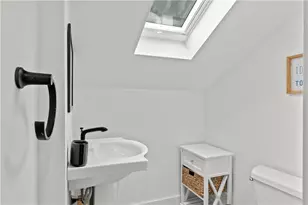 13 Sherman St, Newport, RI 02840 - Photo 13