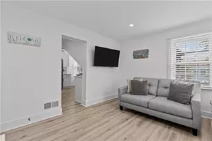 13 Sherman St, Newport, RI 02840 - Photo 5