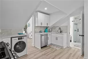 13 Sherman St, Newport, RI 02840 - Photo 7