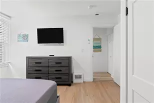 13 Sherman St, Newport, RI 02840 - Photo 9