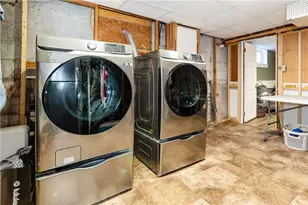 11 Metropolitan Rd, Providence, RI 02908 - Photo 33