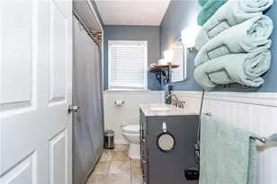 11 Metropolitan Rd, Providence, RI 02908 - Photo 17