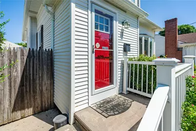 11 Metropolitan Road, Providence, RI 02908 - Photo 5