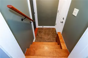 11 Metropolitan Rd, Providence, RI 02908 - Photo 25