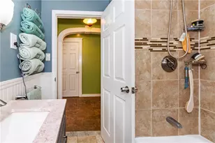 11 Metropolitan Rd, Providence, RI 02908 - Photo 19