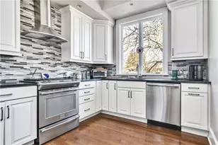453 Angell St, Providence, RI 02906 - Photo 15