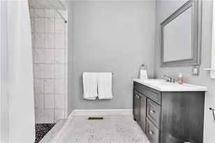 453 Angell St, Providence, RI 02906 - Photo 9