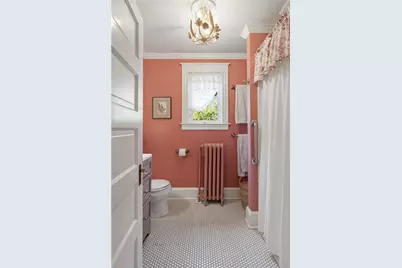 6 Brooks Avenue, Newport, RI 02840 - Photo 21