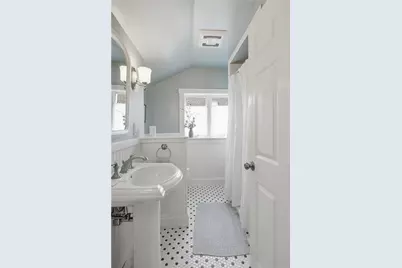 6 Brooks Avenue, Newport, RI 02840 - Photo 23