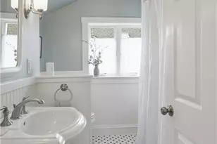 6 Brooks Ave, Newport, RI 02840 - Photo 23