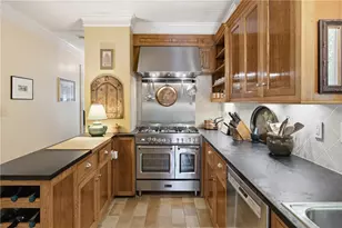 6 Brooks Ave, Newport, RI 02840 - Photo 11