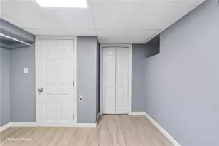 185 Vermont Ave, Providence, RI 02905 - Photo 37