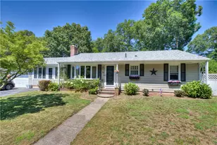 51 Enfield Dr, West Warwick, RI 02893 - Photo 3