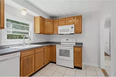 31 Coolidge Avenue, Woonsocket, RI 02895 - Photo 5