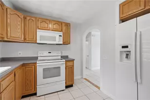 31 Coolidge Ave, Woonsocket, RI 02895 - Photo 7