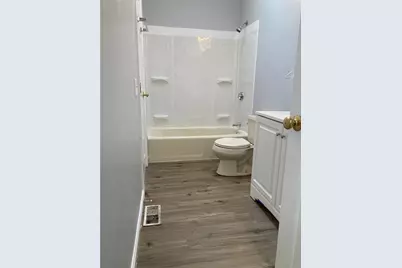 14 Saratoga Avenue #6, Pawtucket, RI 02861 - Photo 9