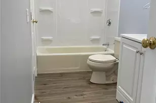 14 Saratoga Ave, Pawtucket, RI 02861 - Photo 9