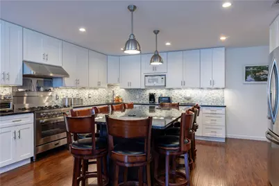 14 Clinton Avenue #3, Jamestown, RI 02835 - Photo 5