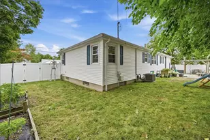 77 Harper Ave, Cranston, RI 02910 - Photo 37