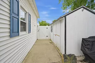 77 Harper Ave, Cranston, RI 02910 - Photo 31