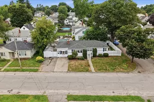 77 Harper Ave, Cranston, RI 02910 - Photo 39