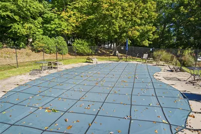 400 Meshanticut Valley Parkway #16, Cranston, RI 02920 - Photo 43