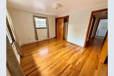 25 Thurston Avenue, Newport, RI 02840 - Photo 5