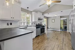 50 Countryside Dr, Cranston, RI 02921 - Photo 9