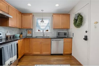 70 Carroll Avenue #706, Newport, RI 02840 - Photo 5