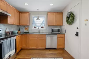 70 Carroll Ave, Newport, RI 02840 - Photo 5