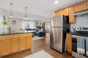 70 Carroll Ave, Newport, RI 02840 - Photo 3