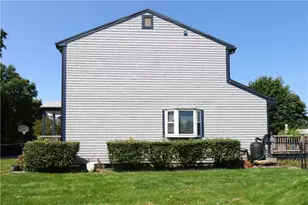 162 Atlantic Dr, Middletown, RI 02842 - Photo 5