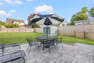 28 Carroll Ave, Newport, RI 02840 - Photo 33